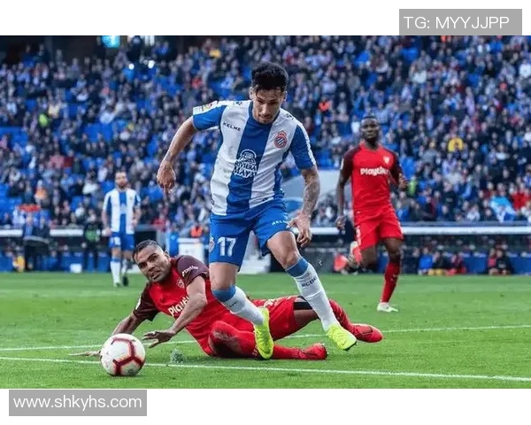 雷恩主场迎战塞维利亚双方争夺欧战资格的关键之战 雷恩主场迎战塞维利亚双方争夺欧战资格的关键之战