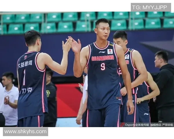 易建联签约中国李宁体育，开启中国体育新篇章