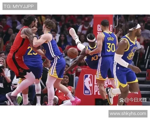 勇士与骑士展开激烈对抗各路明星球员风头无两