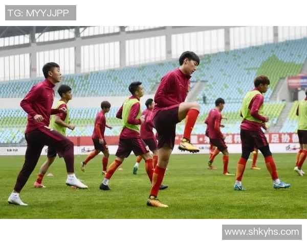 河床队与查卡里塔青年队的激烈对决展现足球魅力与团队精神 河床队与查卡里塔青年队的激烈对决展现足球魅力与团队精神