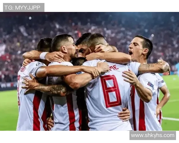 奥林匹亚科迎战拜仁慕尼黑双方争夺欧冠小组赛关键胜利 奥林匹亚科迎战拜仁慕尼黑双方争夺欧冠小组赛关键胜利